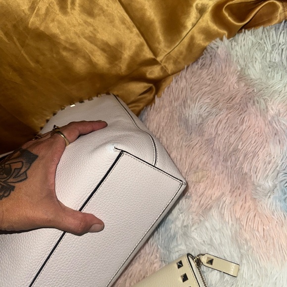 “Authentic”💟Valentino Garavani White Studded Tote Bag - Picture 9 of 11